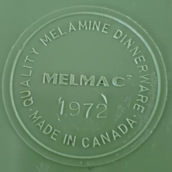 Melmac Pitcher in avacado green from 1972. - Picture 2 of 3